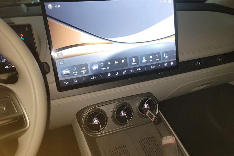 Used Denza N8 2023 Four-Wheel Drive Ultra-Hybrid Flagship Seven-Seater Version
