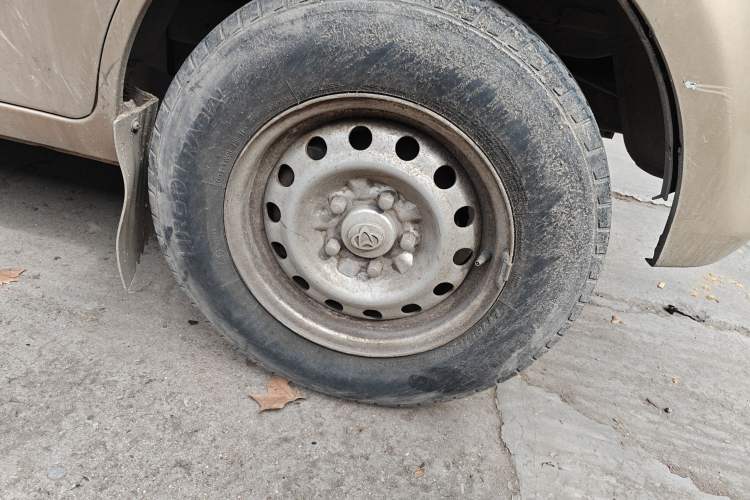 Used CHANGAN KUAYUE V5 2013 1.5L Standard Version DAM15R Right Front Wheel Hub