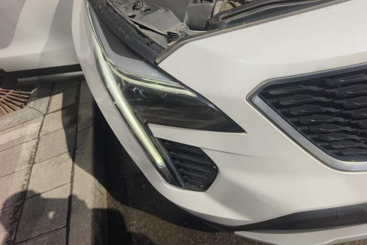 Used Cadillac XT4 2020 28T Two-Wheel-Drive Leading Version
