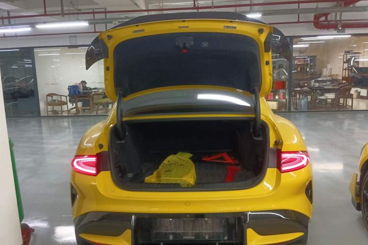 Used Xiaomi Auto SU7 Ultra 2025 Ultra Model Trunk