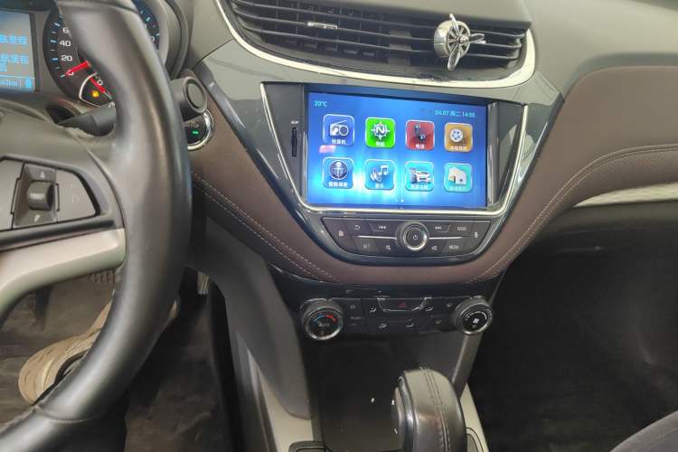 Used Chevrolet Malibu 2018 530T Automatic Luxury Edition Audio And AC Panel