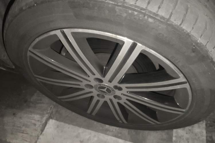 Used Mercedes-Benz V-Class 2022 V 260 L Long-wheelbase Luxury Edition Right Front Wheel Hub