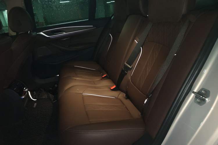 Used BMW 5 Series 2018 Facelifted 530Li Luxury Edition Premium Package
