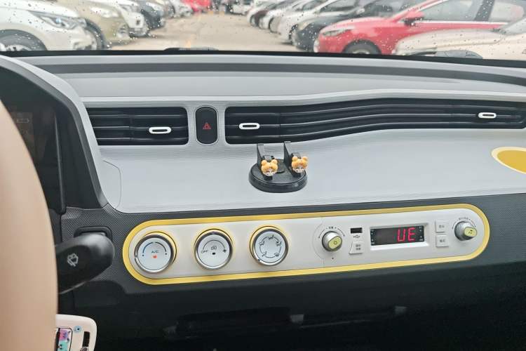 Used Wuling Hongguang MINIEV 2021 Macaron Premium Model – Lithium Iron Phosphate
