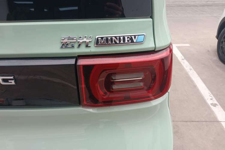 Used Wuling Hongguang MINIEV 2021 Macaron Premium Model – Lithium Iron Phosphate Right Rear Taillight