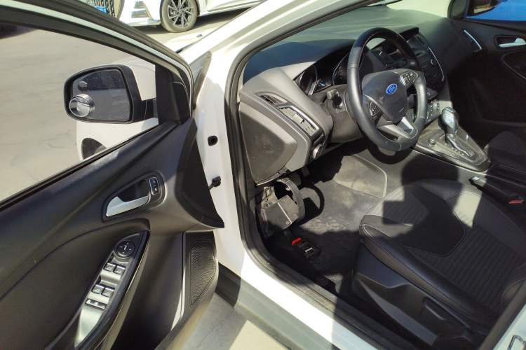 Used Ford Focus 2015 Sedan 1.6L Automatic Trend Model
