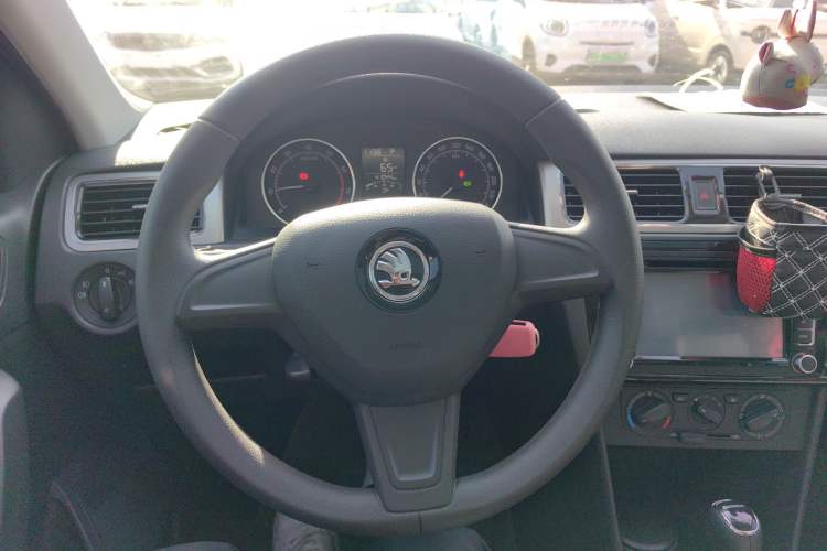 Used Skoda Rapid Spaceback 2014 1.6L Automatic Enjoyment Edition
