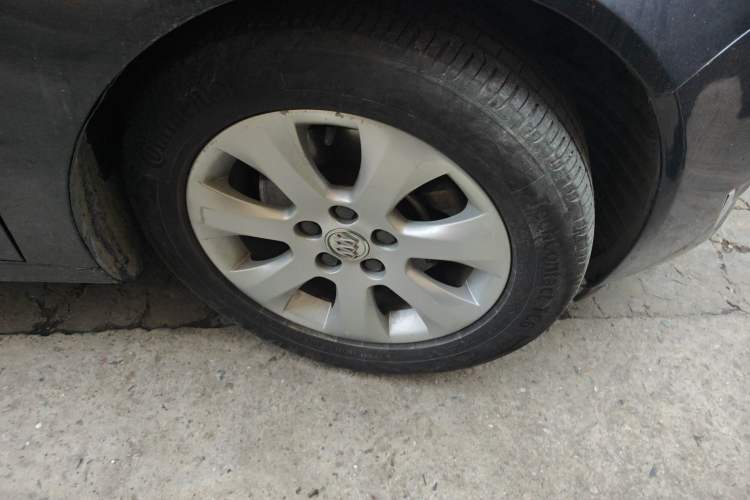 Used Buick Regal 2015 1.6T Elite Tech Model Right Front Wheel Hub