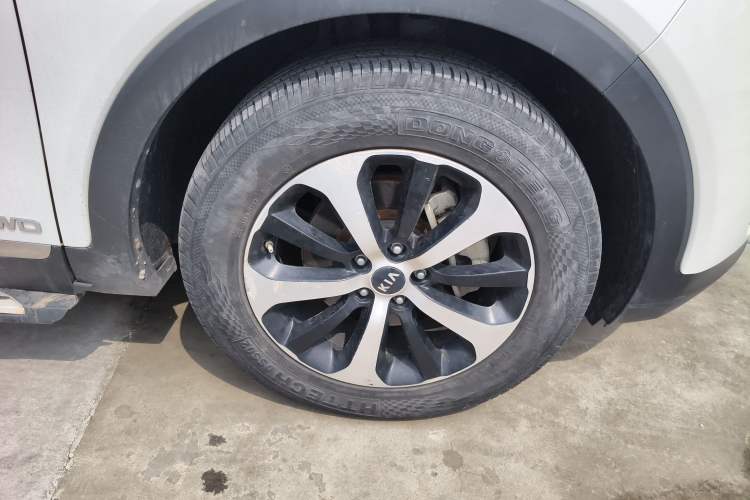 Used Kia Sorento 2015 Sorento L 2.4L Gasoline 4WD Elite Edition 7 Seats China IV Standard
