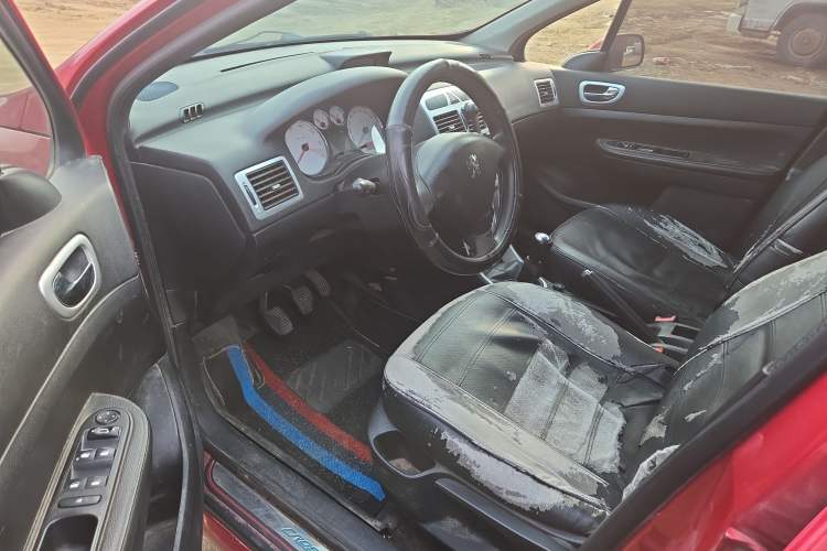 Used Peugeot 307 2012 Hatchback 1.6L Manual Comfort Edition
