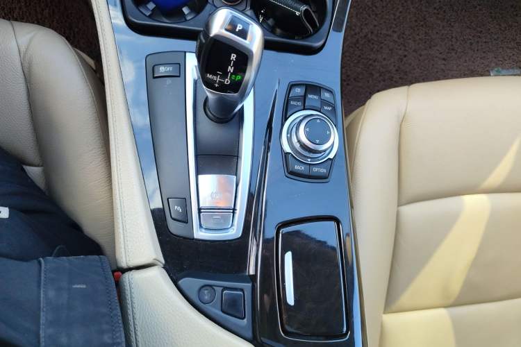 Used BMW 5 Series 2012 523Li Luxury Model Gear Lever