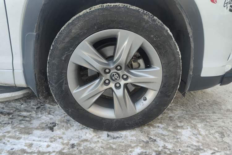 Used Toyota Highlander 2018 2.0T Four-Wheel Drive Luxury Version 7 Seats China VI Standard