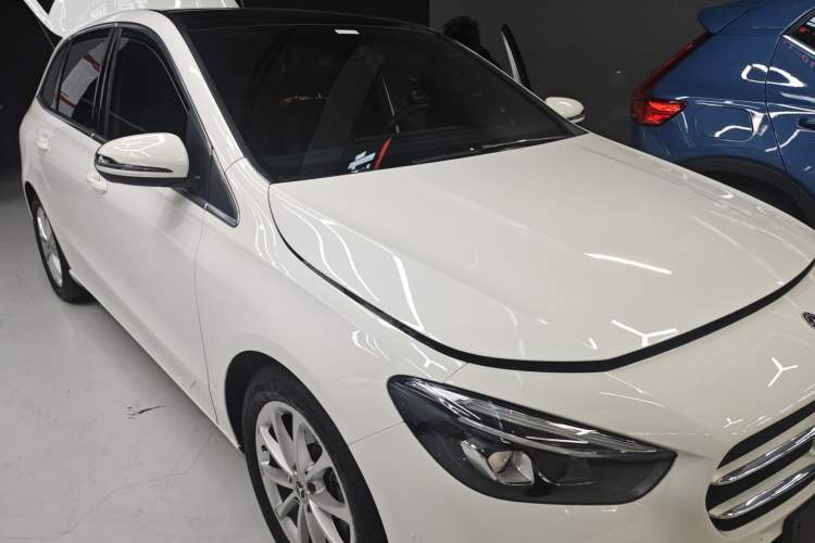 Used Mercedes-Benz B-Class 2022 Updated B 200 Fashion Edition Front Right 45 Deg