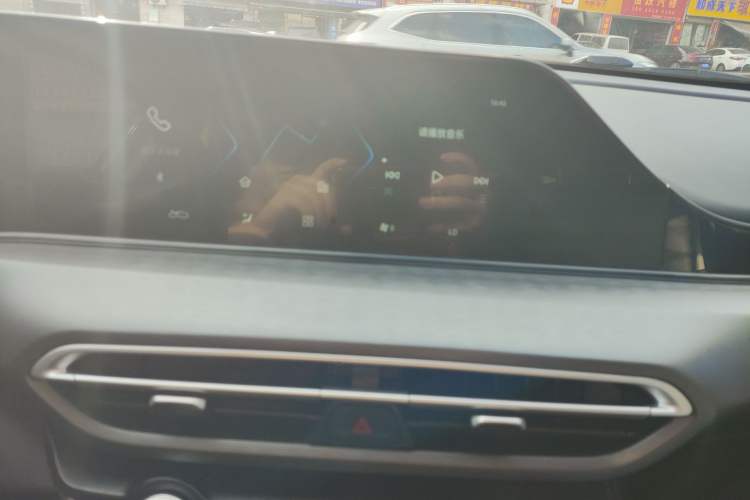 Used CHANGAN Eado 2022 PLUS 1.6L GDI Manual Luxury Model Audio And AC Panel