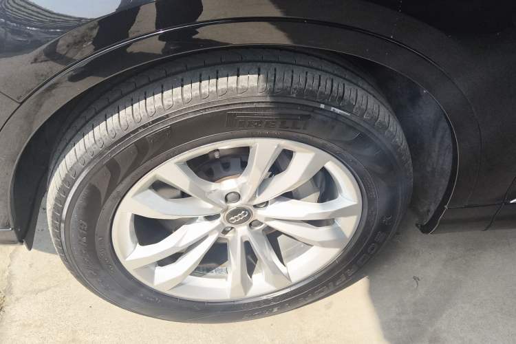 Used Audi Q7 2018 40 TFSI Comfort Model Exterior 4