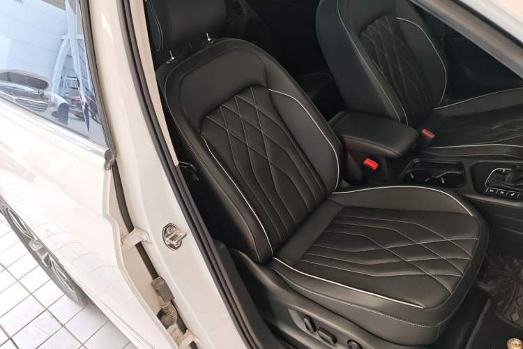 Used Volkswagen Tiguan L 2022 330TSI Automatic Two-Wheel Drive R-Line Enhanced Edition