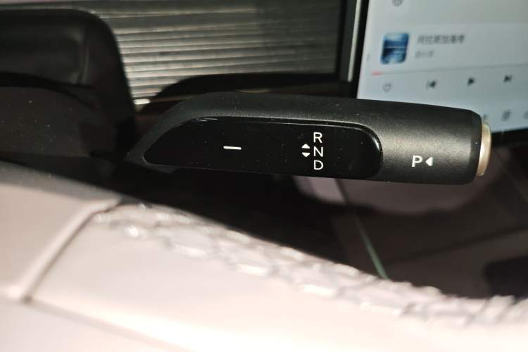 Used ONVO L60 2024 60 kWh Rear-Drive Version Gear Lever