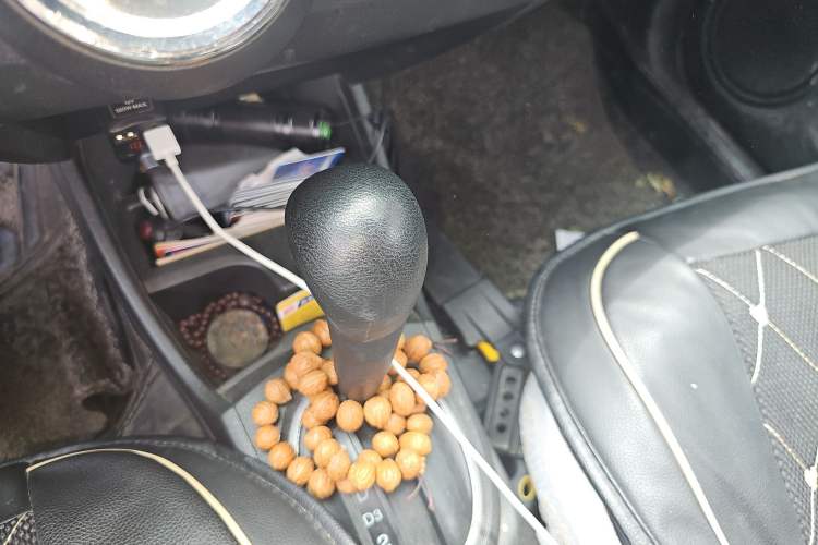 Used Honda Fit 2011 1.5L automatic panoramic sunroof version
