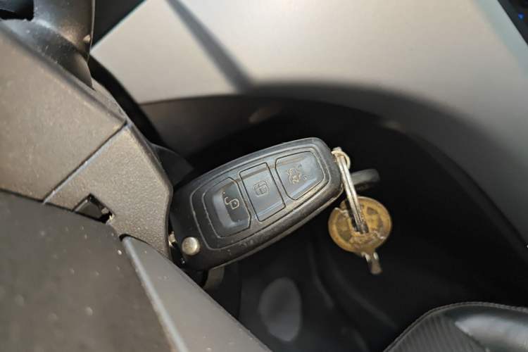 Used Ford Kuga 2013 1.6L GTDi Two-Wheel-Drive Trend Model