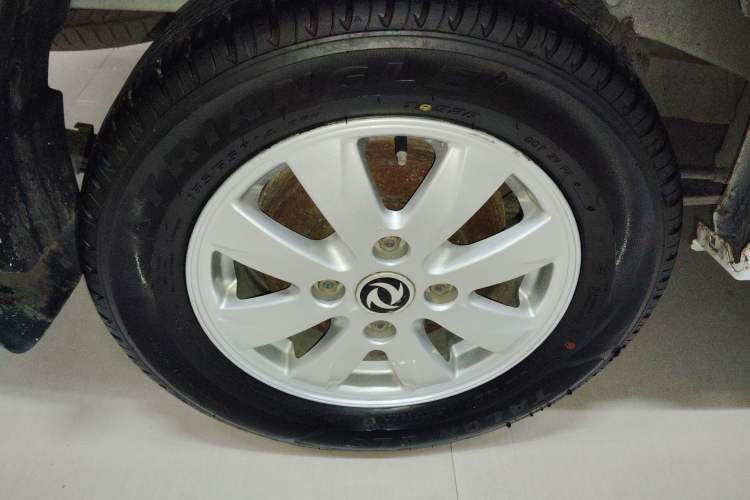 Used Dongfeng Fengon 330 2014 1.5L Manual Utility Version DK15
