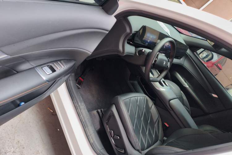 Used CHANGAN CS75 PLUS 2025 4th Generation 1.5T New Blue Whale Smart Luxury Edition
