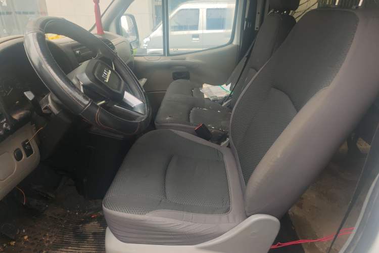 Used JMC Transit 2017 2.8T Commercial Version Short Wheelbase Mid-Roof 6/7/8-Seater JX493
