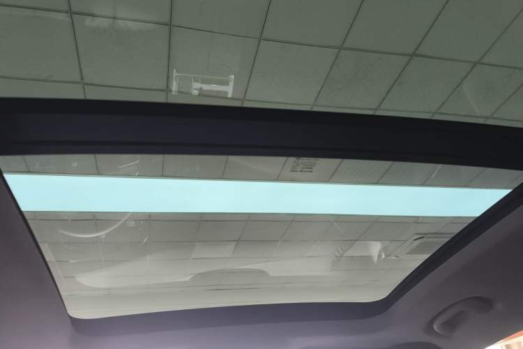 Used Roewe RX5 MAX 2021 Supreme Series 300TGI Automatic Luxury Cabin Edition