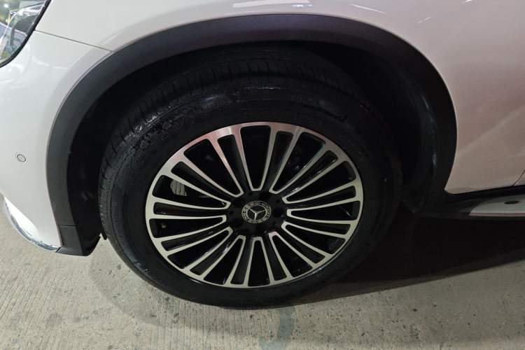 Used Mercedes-Benz GLC 2018 Facelifted GLC 260 4MATIC Dynamic Edition