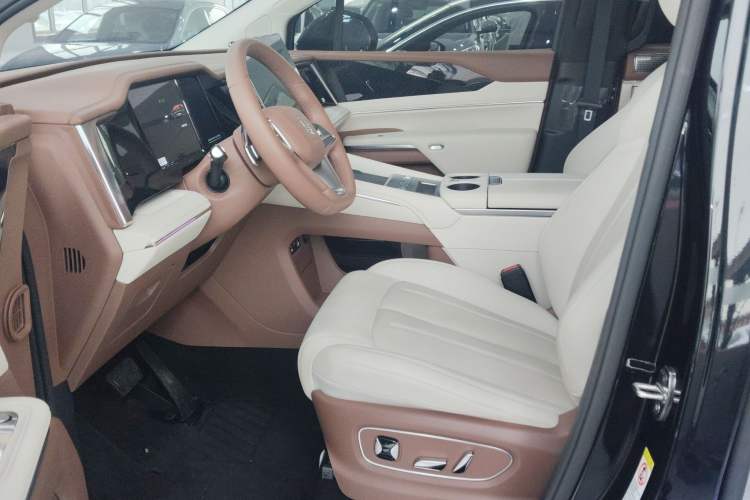 Used BYD Xia 2025 DM-i 1.5T 180km Excellence Model
