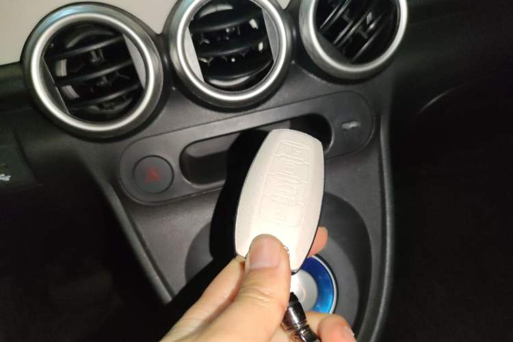 Used ORA Black Cat 2022 351 km Comfort Version Lithium Iron Phosphate Interior 1