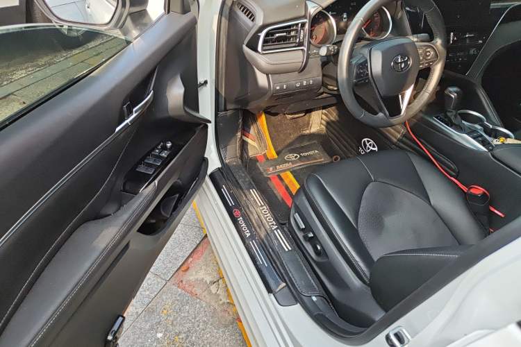 Used Toyota Camry 2023 2.0S FENGSHANG Edition
