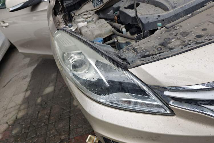 Used Haima Fumei 2017 1.6L Manual Luxury Model Right Front Headlight