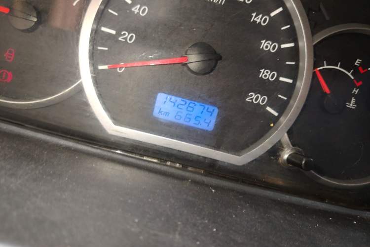 Used Wuling Hongguang 2010 1.4L Comfort Version Odometer Close Up