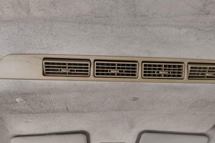 Used BAIC Weiwang M30 2015 1.5L Basic Version BJ415B Headliner