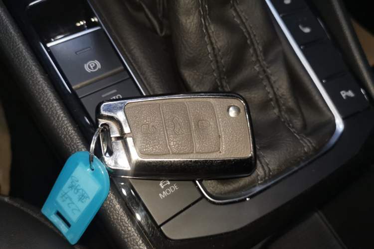 Used Volkswagen Sagitar 2022 280TSI DSG Flyover Edition Vehicle Key