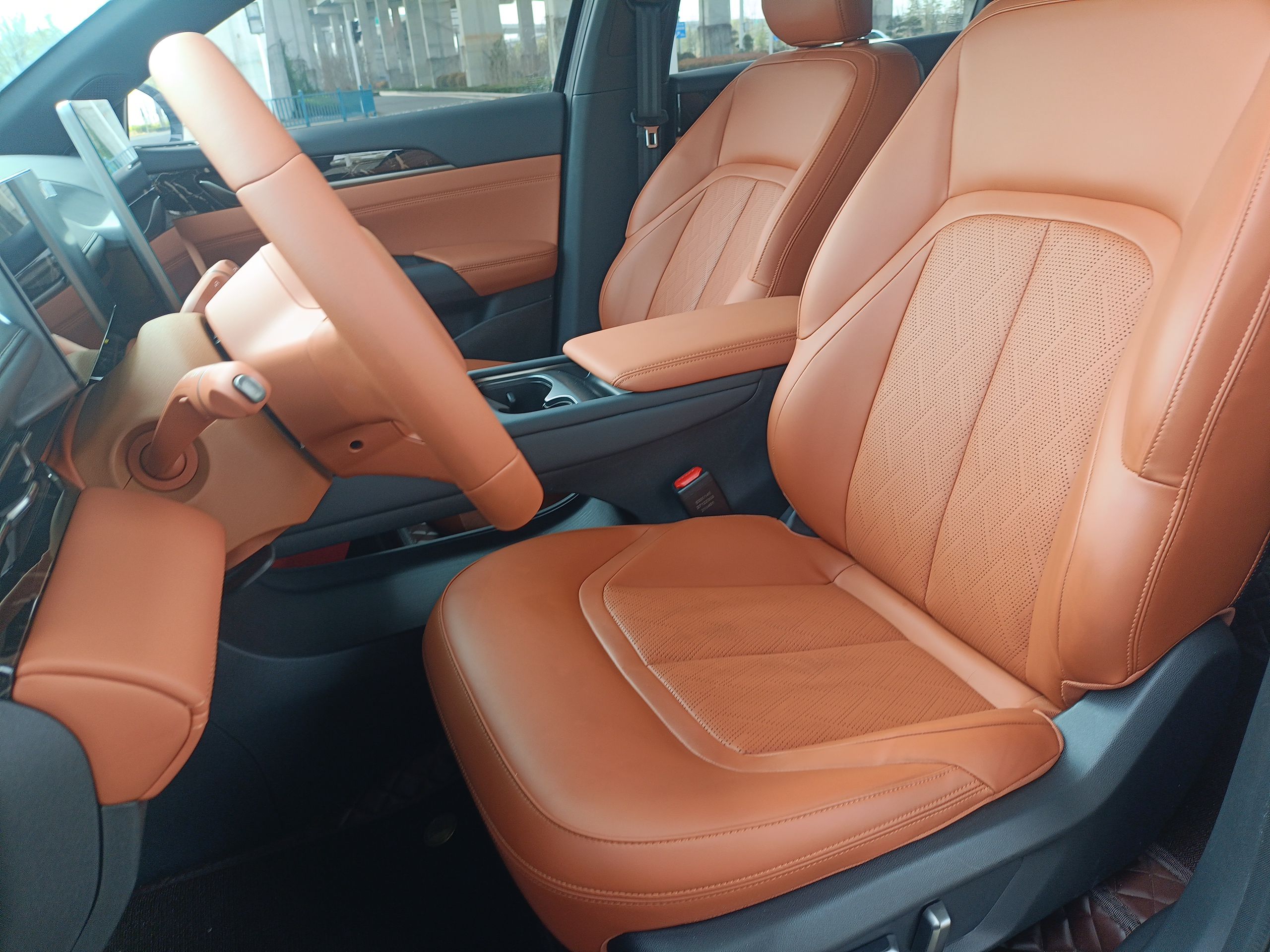 Переднее сиденье в автомобиле