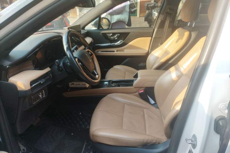 Used Lincoln Corsair 2020 2.0T Four-Wheel Drive Luxury Edition Left Front Seat