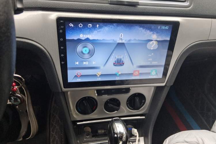 Used Volkswagen Gran Lavida 2013 1.6L Automatic Comfort Model Audio And AC Panel