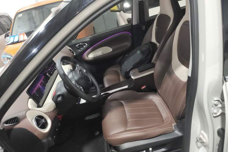 Used Wuling Bingo 2023 333 km Lingxi Connected Version Left Front Seat