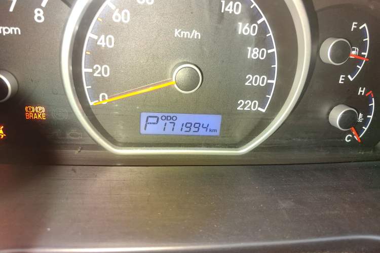 Used Hyundai Celesta 2011 1.6L Automatic Top-Tier Version