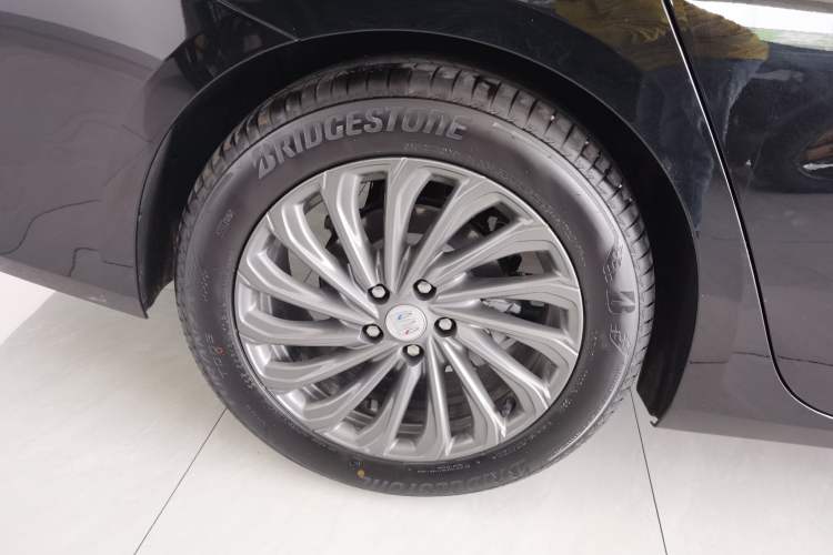 Used Buick LaCrosse 2025 28T Platinum Edition
