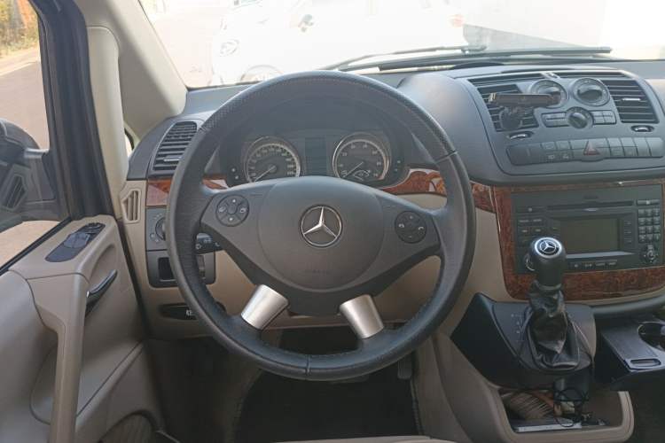 Used Mercedes-Benz Viano 2013 3.0L Comfort Edition