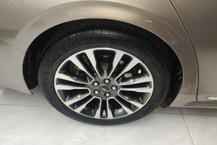 Used Lincoln Continental 2018 3.0T Four-Wheel Drive Prestige Edition Right Rear Wheel Hub