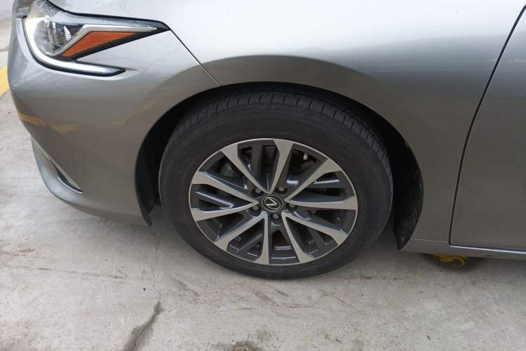 Used Lexus ES 2022 200 Excellence Edition Left Front Wheel Hub
