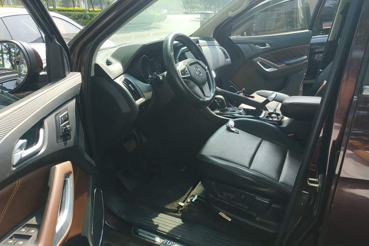 Used JMC Yusheng S350 2016 2.0T Automatic Two-Wheel Drive Gasoline Luxury Version with Sunroof 5 Seats
