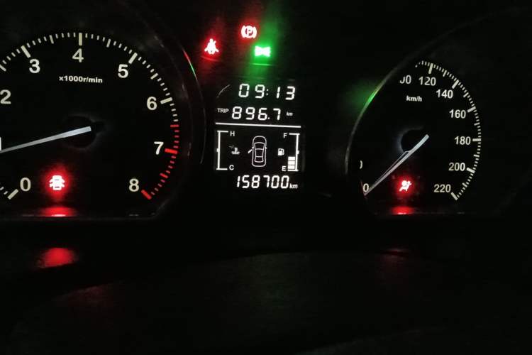 Used Zotye T600 2014 1.5T Manual Flagship Version Odometer Close Up