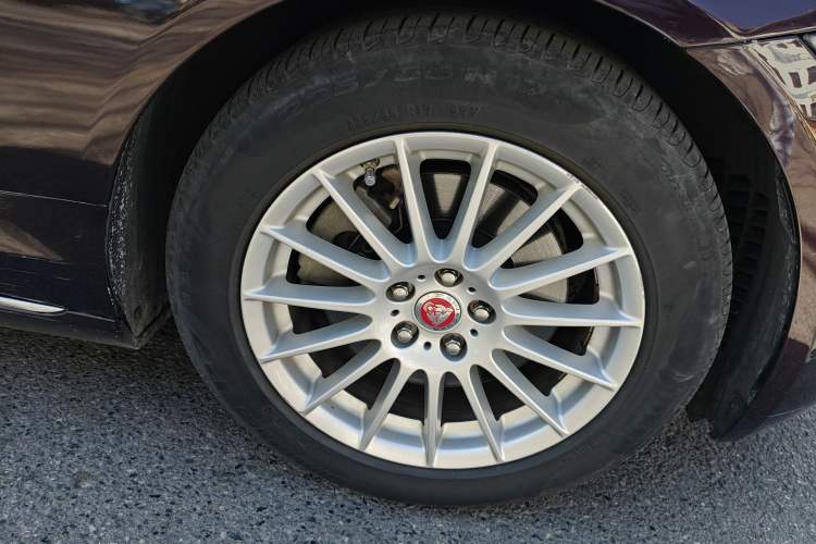 Used Jaguar XFL 2017 XFL 2.0T 200PS Windflower Edition