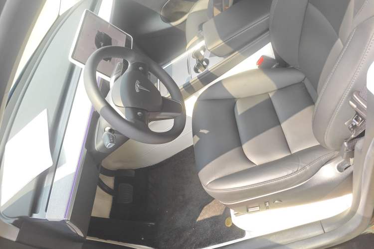 Used Tesla Model Y 2023 Rear-Wheel-Drive Version