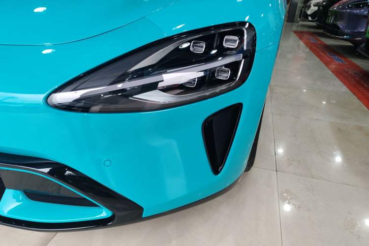 Used Xiaomi Auto SU7 2024 Four-Wheel Drive Ultra-Long Range Advanced Intelligent Driving Max Edition Left Front Headlight