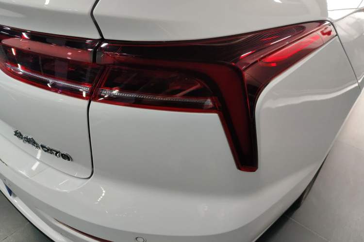 Used Bestune B70 2022 Third Generation 1.5T Automatic Enjoyment Version Right Rear Taillight